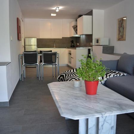 Lovely Bungalow For Four Close To Beach And City In 托雷维耶哈 外观 照片