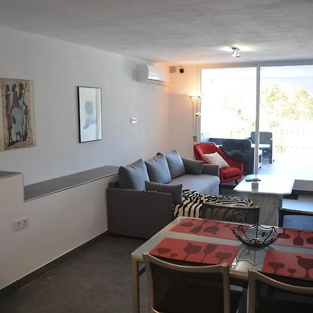 Lovely Bungalow For Four Close To Beach And City In 托雷维耶哈 外观 照片