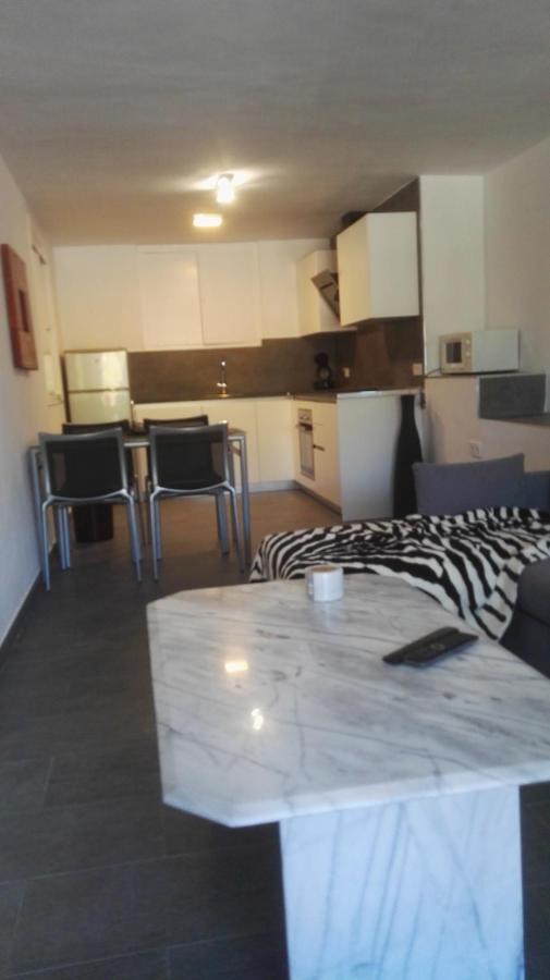 Lovely Bungalow For Four Close To Beach And City In 托雷维耶哈 外观 照片